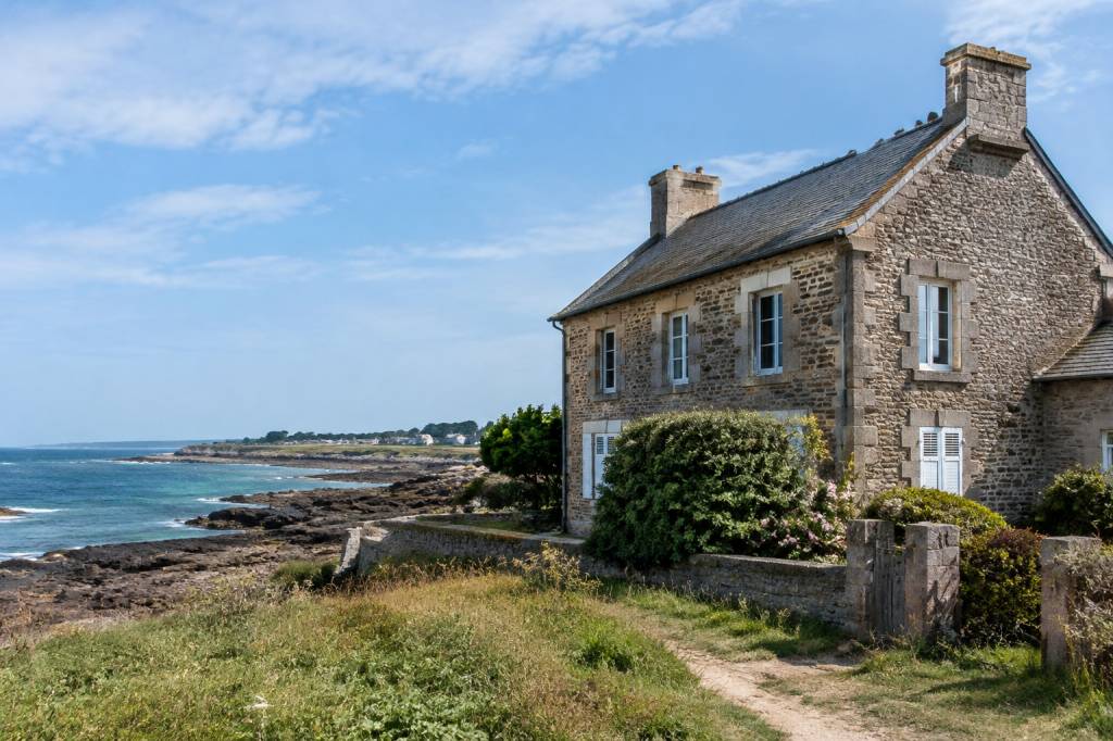 Maisons à rénover en bord de mer : les critères à vérifier avant d’acheter